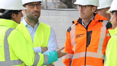 El ministro de Economía visita nuestra obra industrializada en Valdebebas