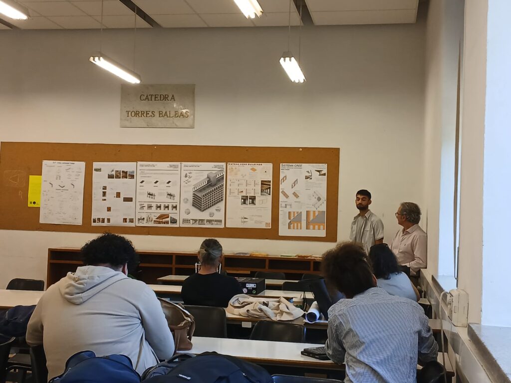 Alumnos de 4º de Arquitectura de la UPM del sistema industrializado, CREE Buildings.